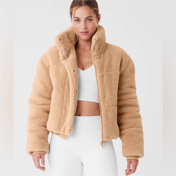 Alo Sherpa Snow Angel puffer (FINALPRICEDROP ) - Picture 2 of 11